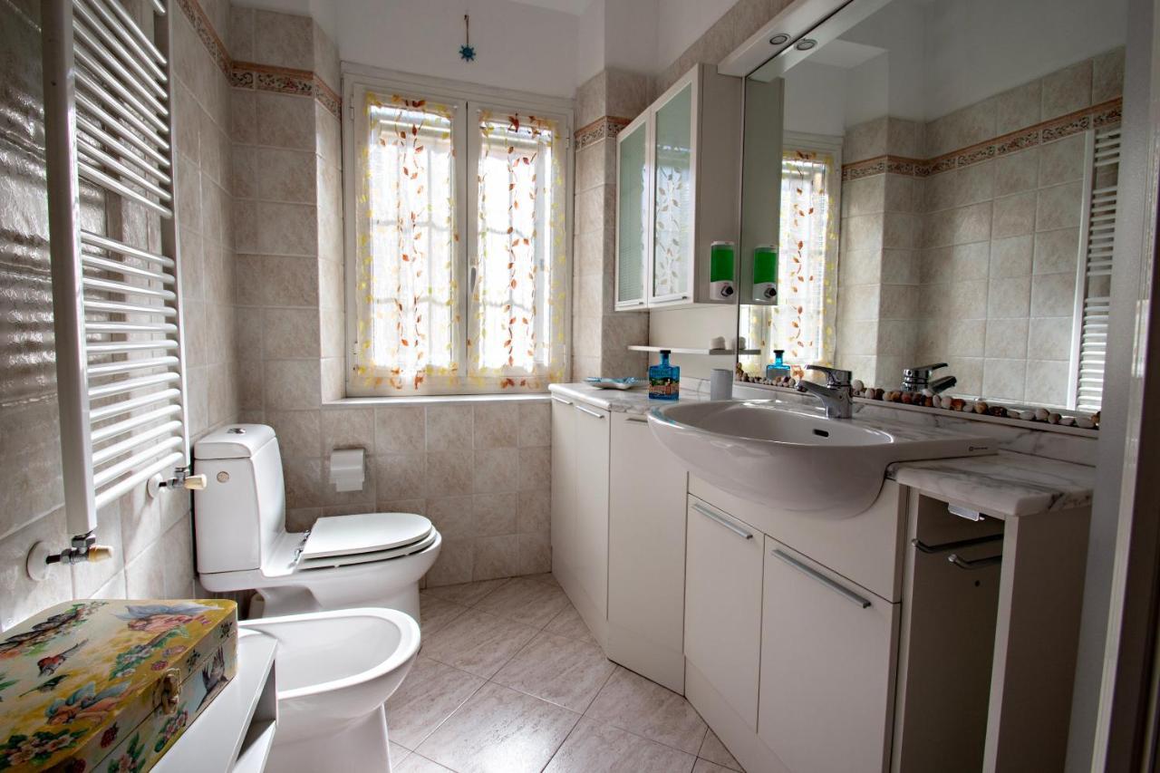 דירות לה ספציה La Casa Di Ele, Parcheggio Privato Gratuito מראה חיצוני תמונה