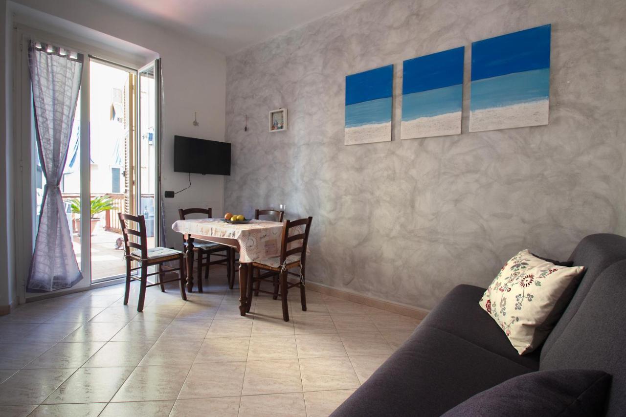 דירות לה ספציה La Casa Di Ele, Parcheggio Privato Gratuito מראה חיצוני תמונה
