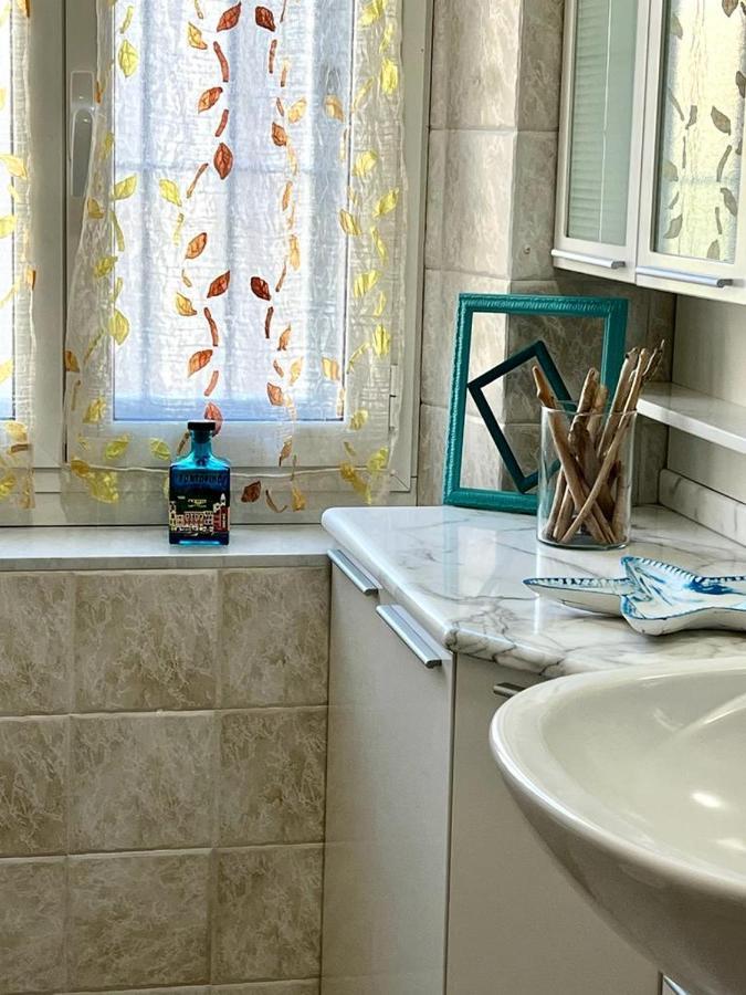 דירות לה ספציה La Casa Di Ele, Parcheggio Privato Gratuito מראה חיצוני תמונה